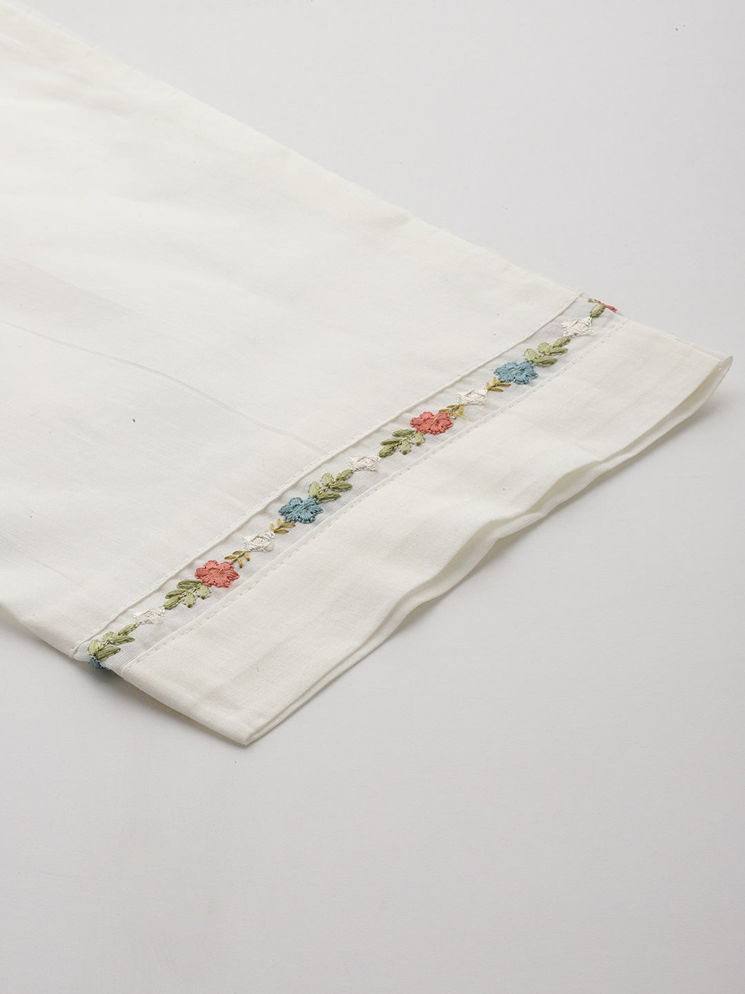 White embroidered Kurta with Trousers with dupatta