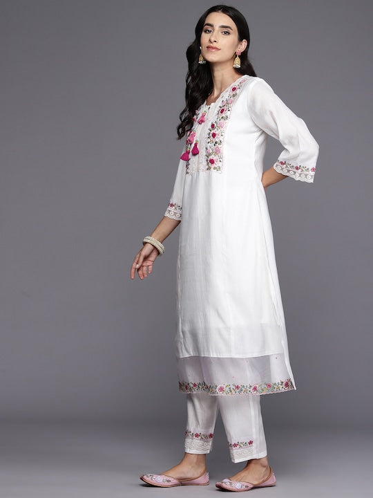 Women Floral Embroidered Thread Work Kurta with Trousers & With Dupatta